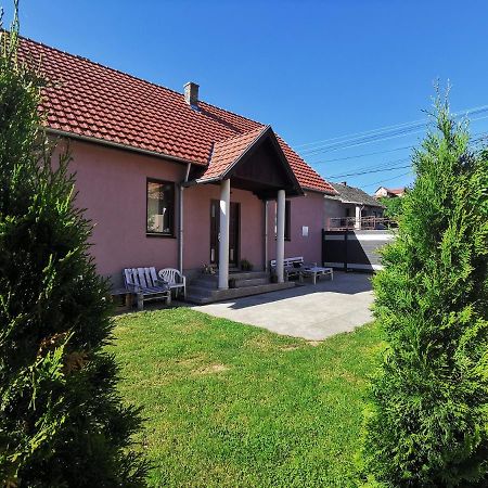 Apartmani La Grande Motte Vrdnik Exteriör bild