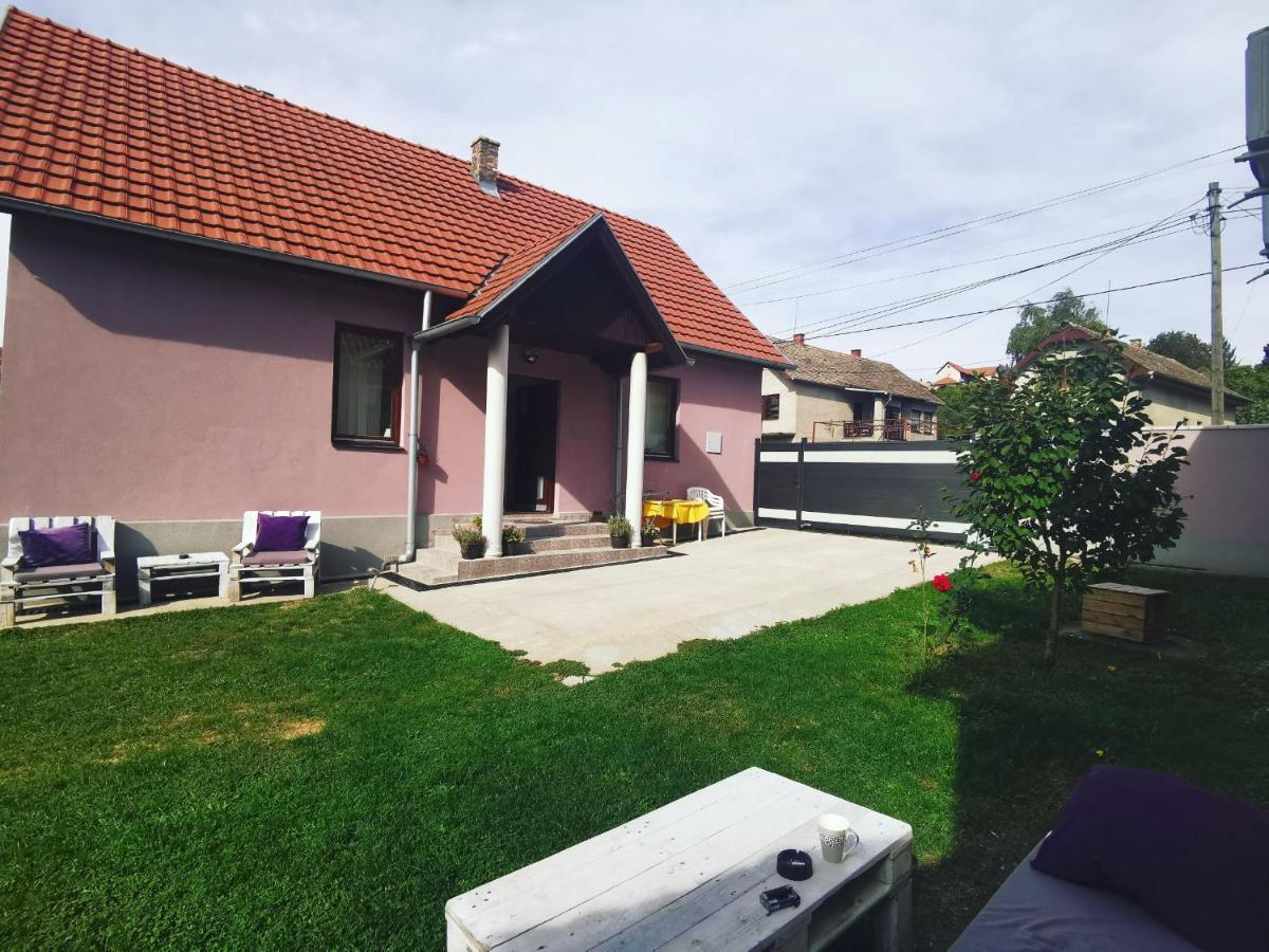 Apartmani La Grande Motte Vrdnik Exteriör bild