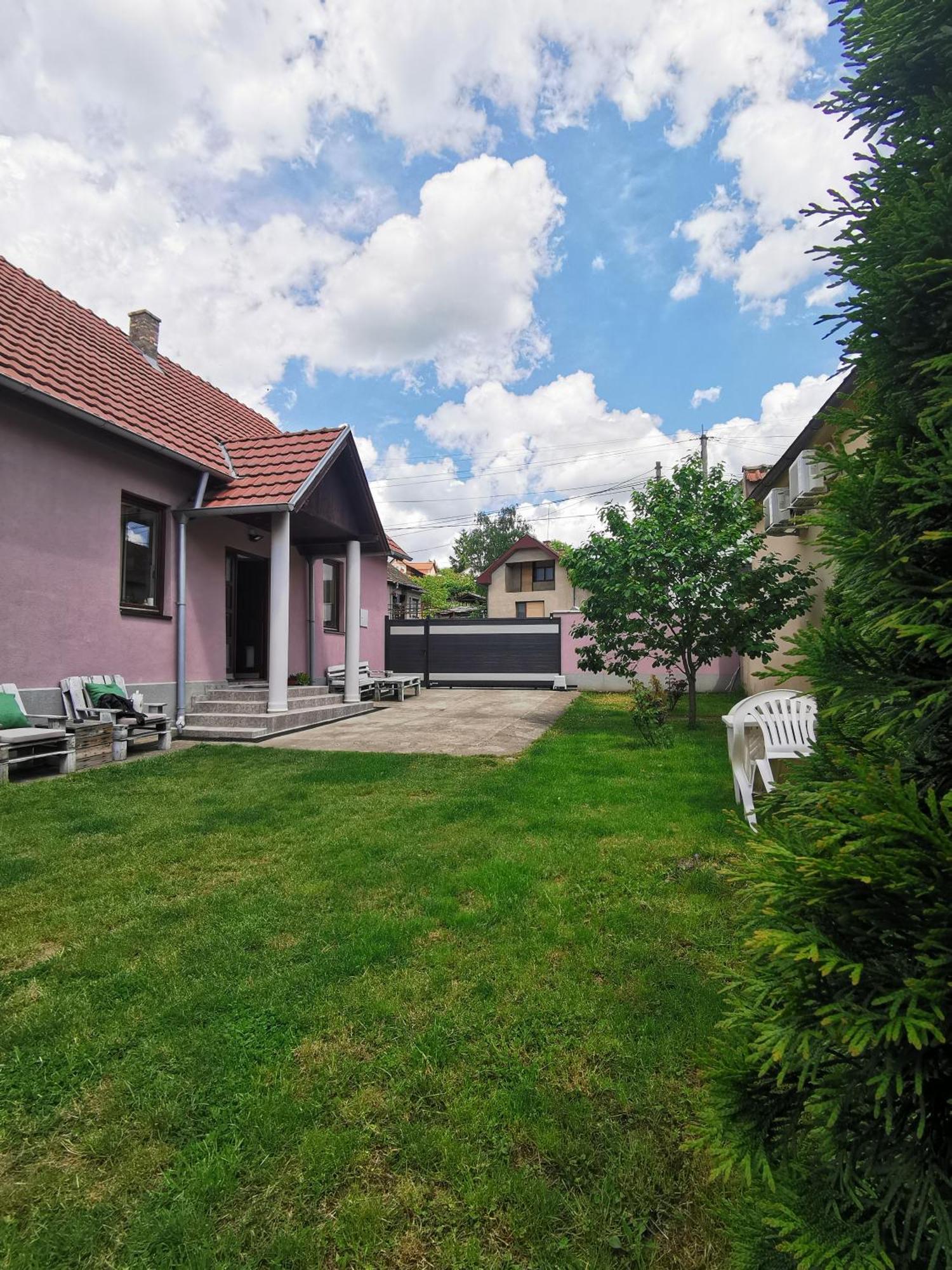 Apartmani La Grande Motte Vrdnik Exteriör bild